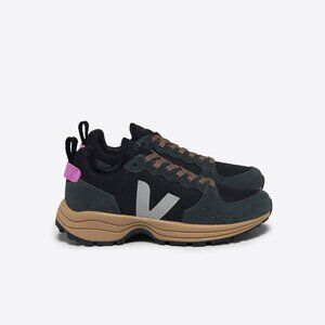 VEJA Black & Gray Venturi II Alveomesh Sneakers